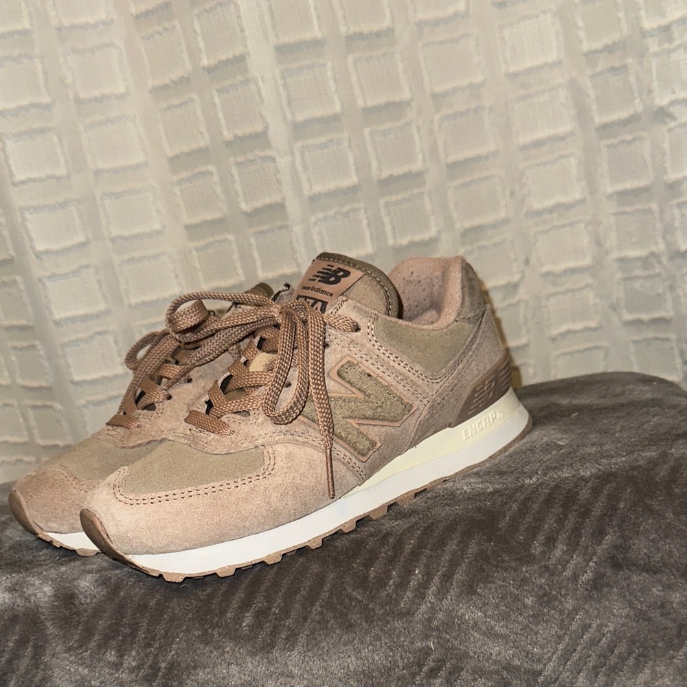 New Balance Women's Beige 574 sneakers